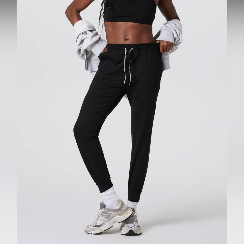 Vuori Black Heather Performance Jogger Size M